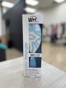 Wet Brush Bows on Bows Blue Pro Detangler